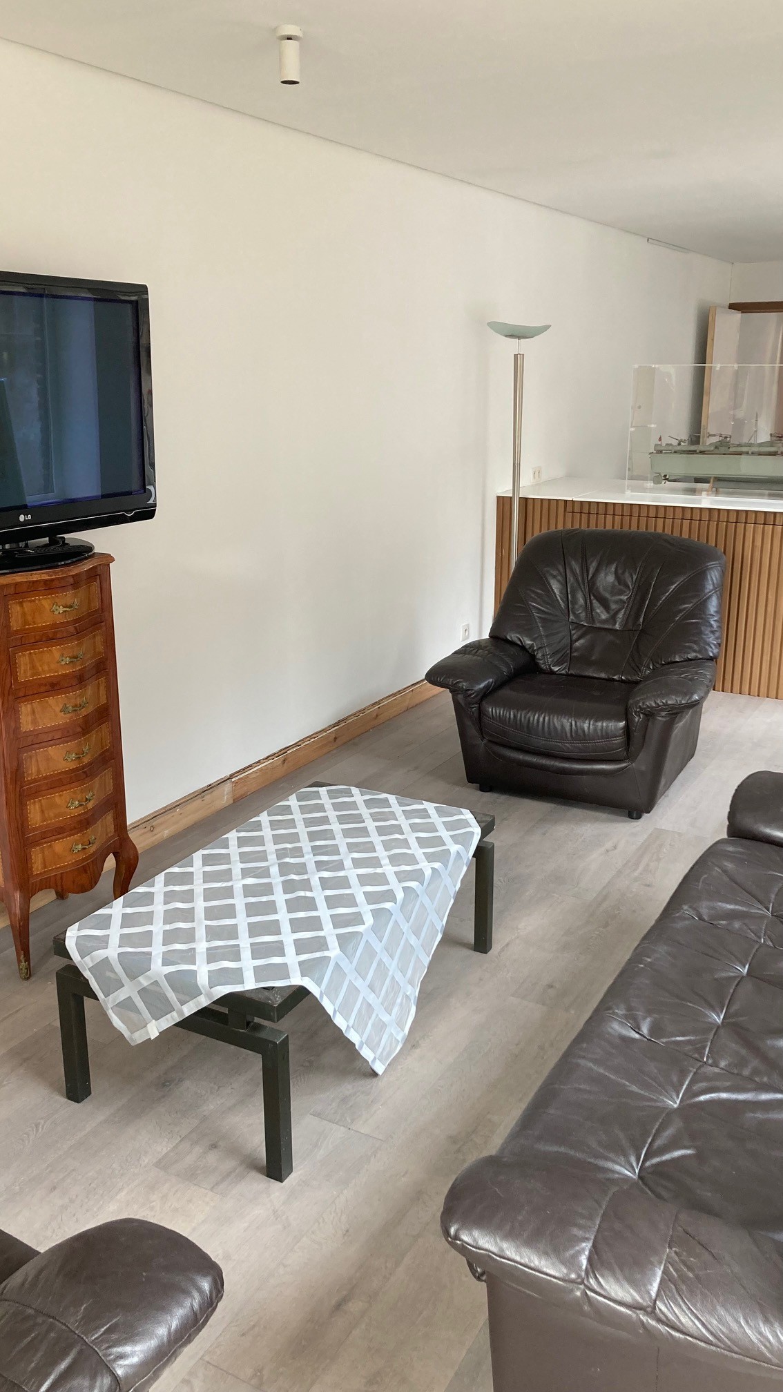 05.1 leefruimte met zicht op gang