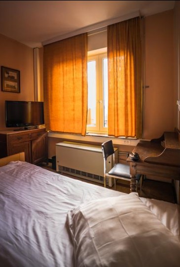 zicht op een eenpersoonskamer